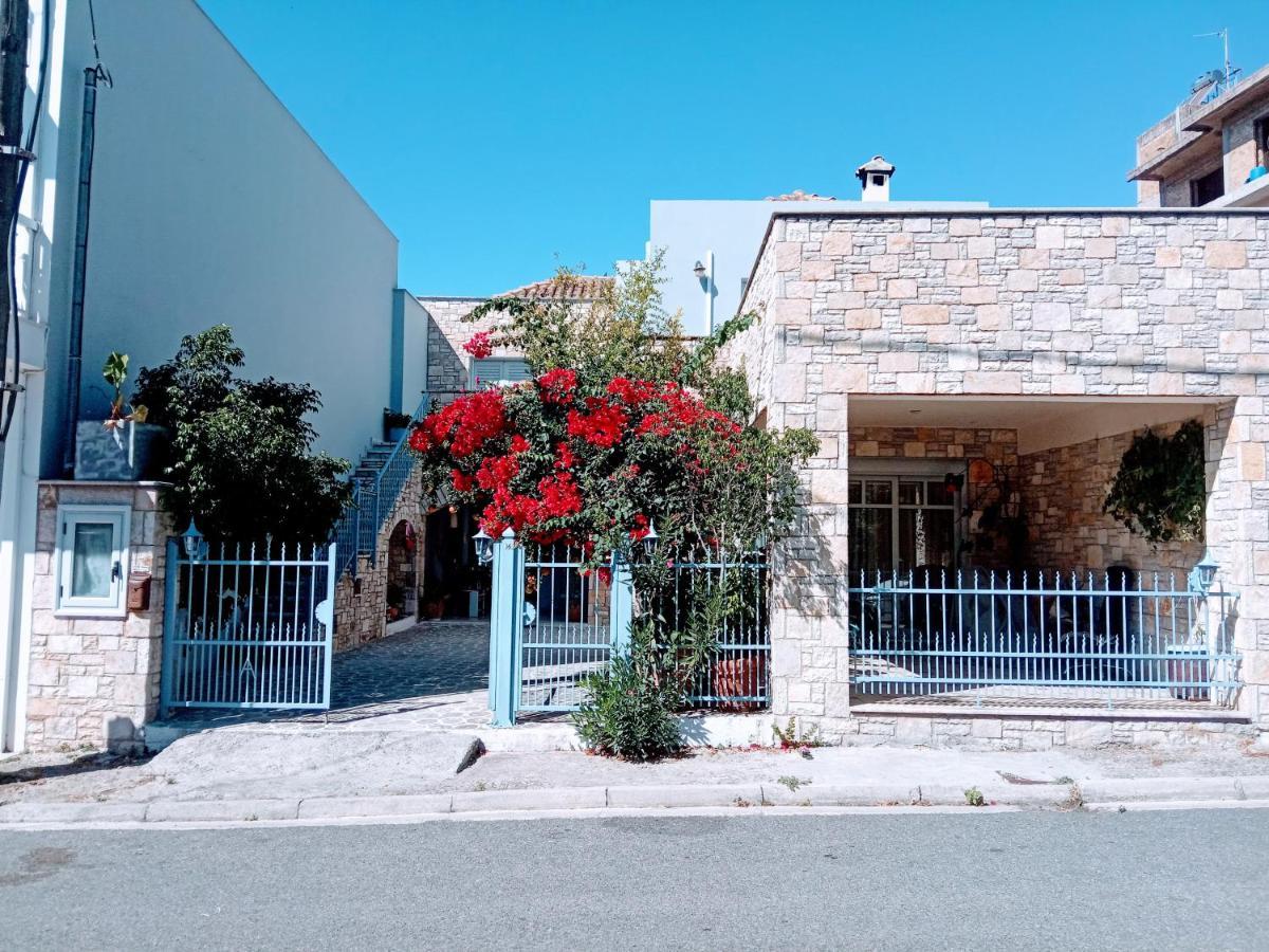 Πέτρινο Στη Θάλασσα Lejlighed Nafpaktos Eksteriør billede