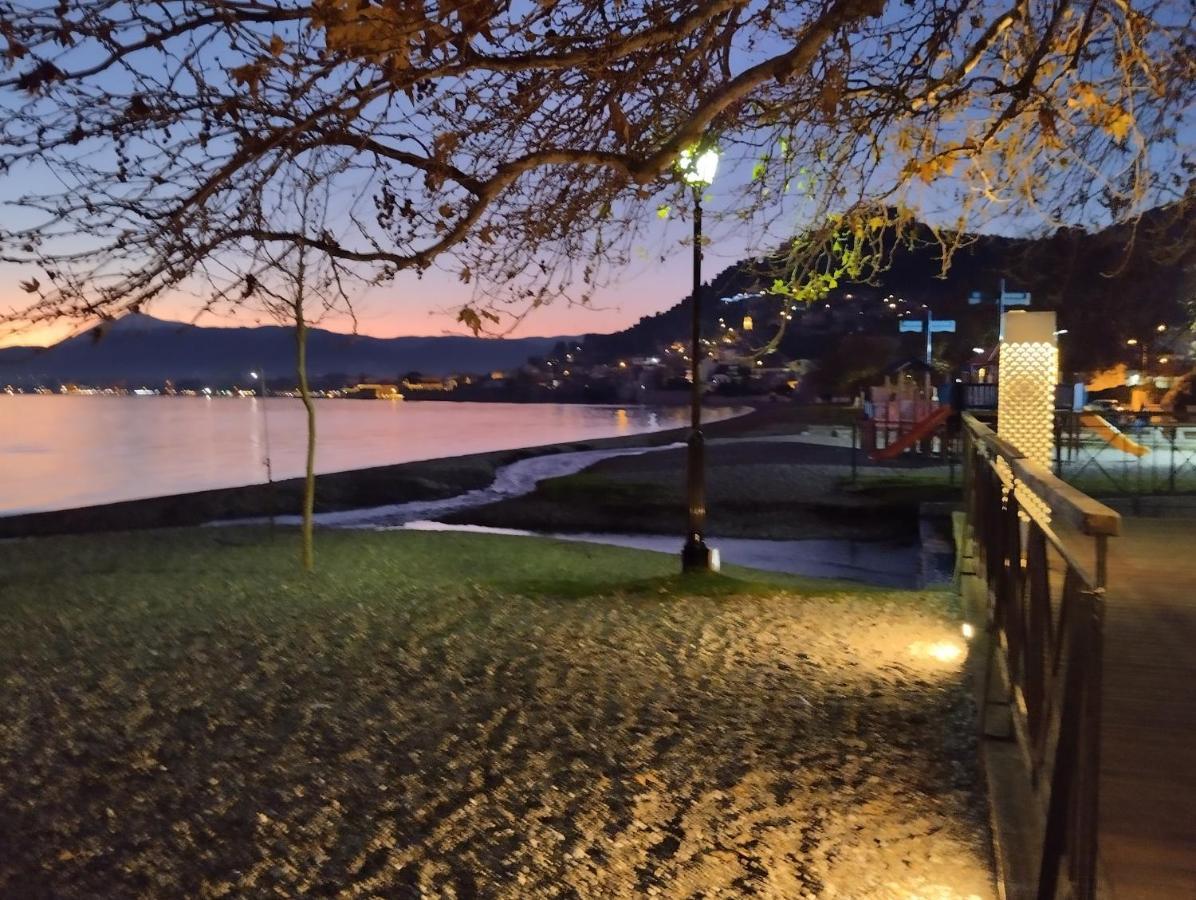 Πέτρινο Στη Θάλασσα Lejlighed Nafpaktos Eksteriør billede