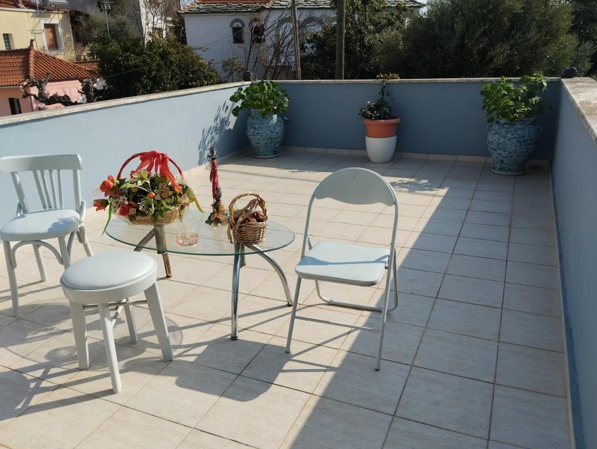 Πέτρινο Στη Θάλασσα Lejlighed Nafpaktos Eksteriør billede